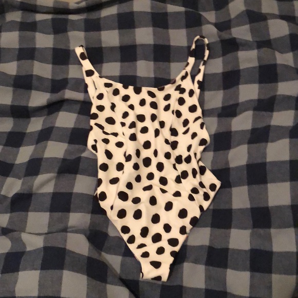 😬SOLD😬Moana Twisted toucan 1 piece - SMALL - Picture 5 of 8